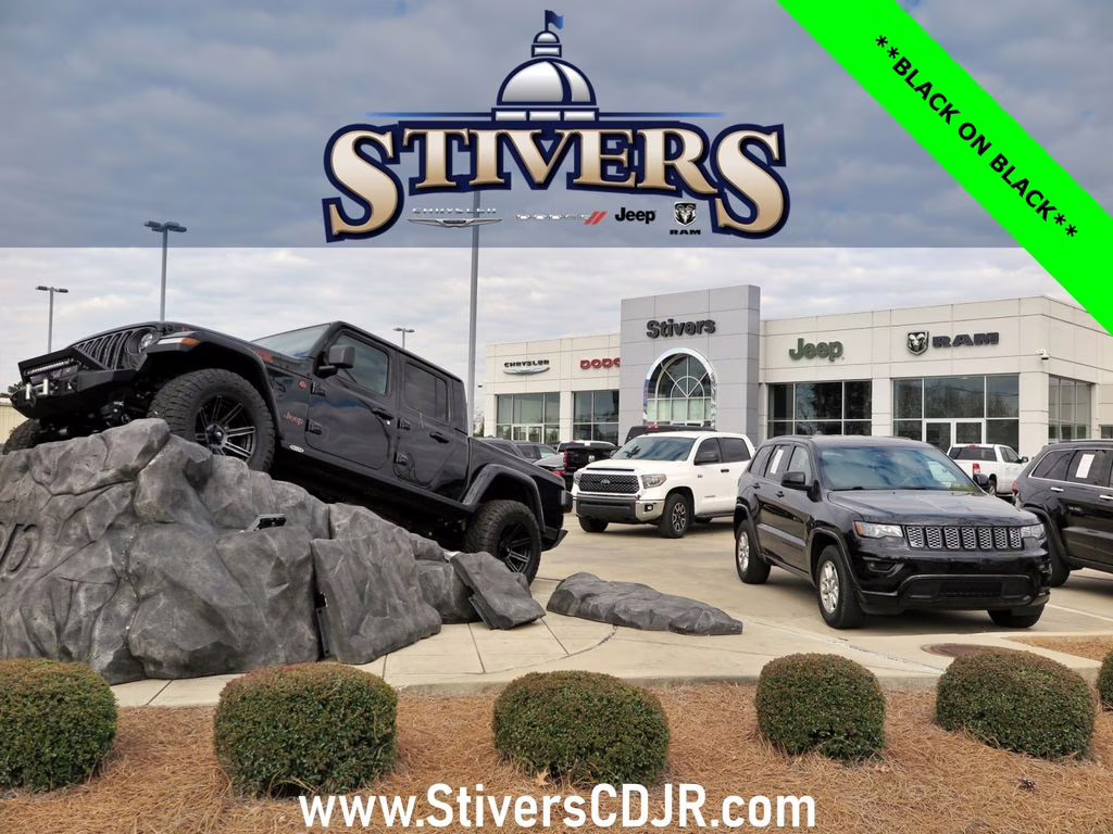 2026 Diamond Black Crystal Pearlcoat Chrysler Pacifica Select FWD Van