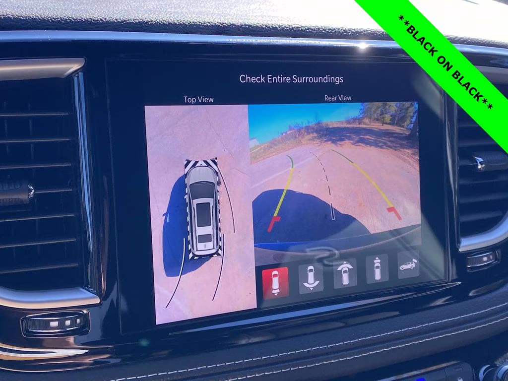 2026 Diamond Black Crystal Pearlcoat Chrysler Pacifica Select FWD Van