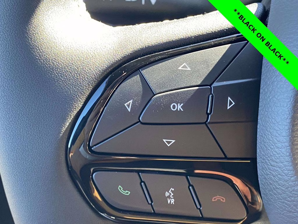 2026 Diamond Black Crystal Pearlcoat Chrysler Pacifica Select FWD Van