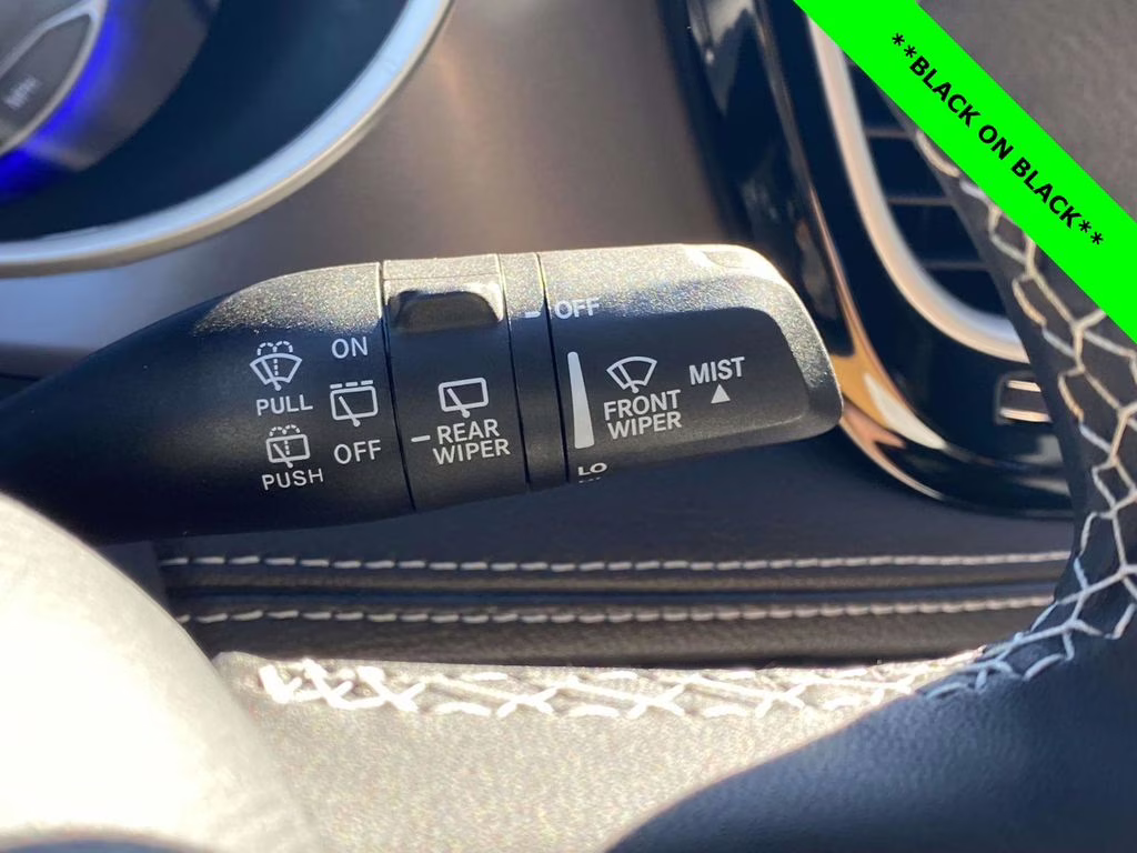 2026 Diamond Black Crystal Pearlcoat Chrysler Pacifica Select FWD Van