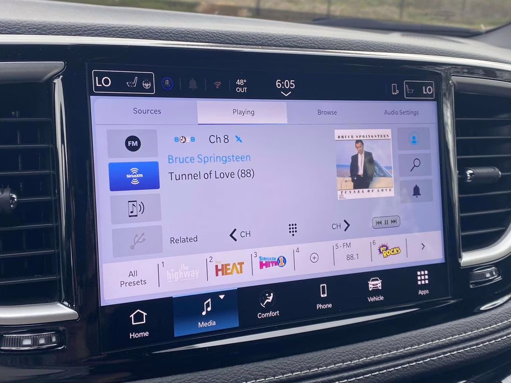 2026 Diamond Black Crystal Pearlcoat Chrysler Pacifica Select FWD Van