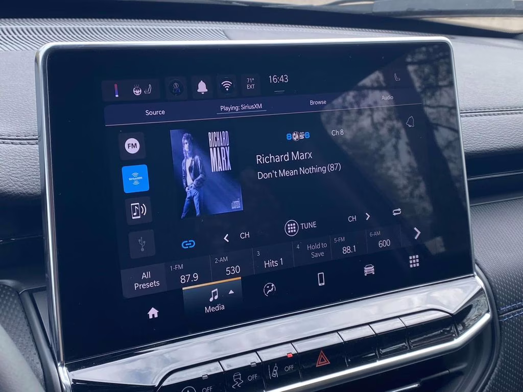 2026 Diamond Black Crystal Pearlcoat Jeep Compass Latitude Altitude 4X4 SUV