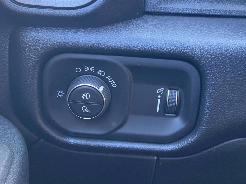 2026 Bright White Clearcoat Ram 2500 Tradesman 4X4 Truck