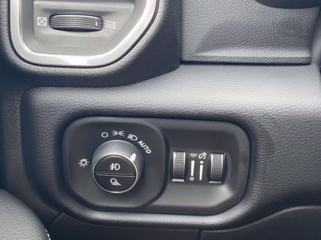 2026 Diamond Black Crystal Pearlcoat Ram 2500 Laramie 4X4 Truck