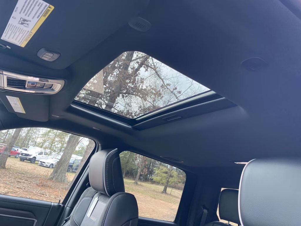 2026 Diamond Black Crystal Pearlcoat Ram 2500 Laramie 4X4 Truck