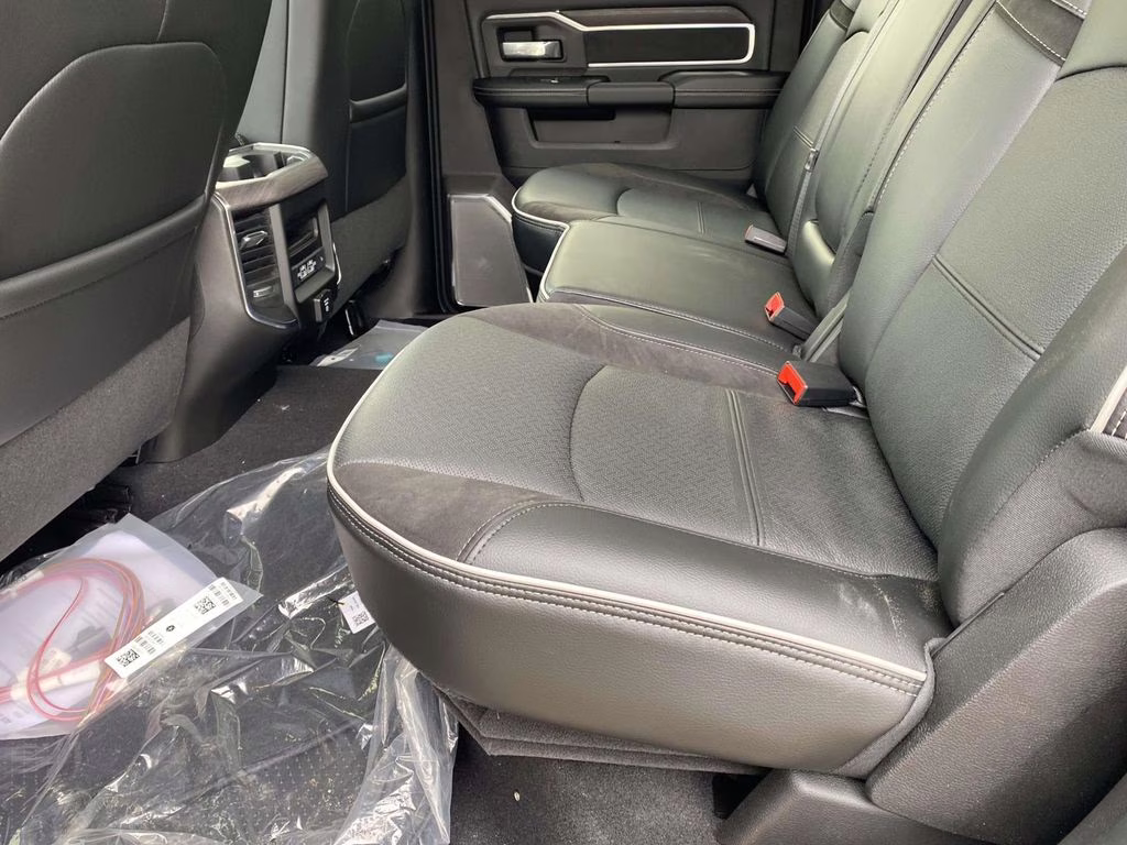 2026 Diamond Black Crystal Pearlcoat Ram 2500 Laramie 4X4 Truck