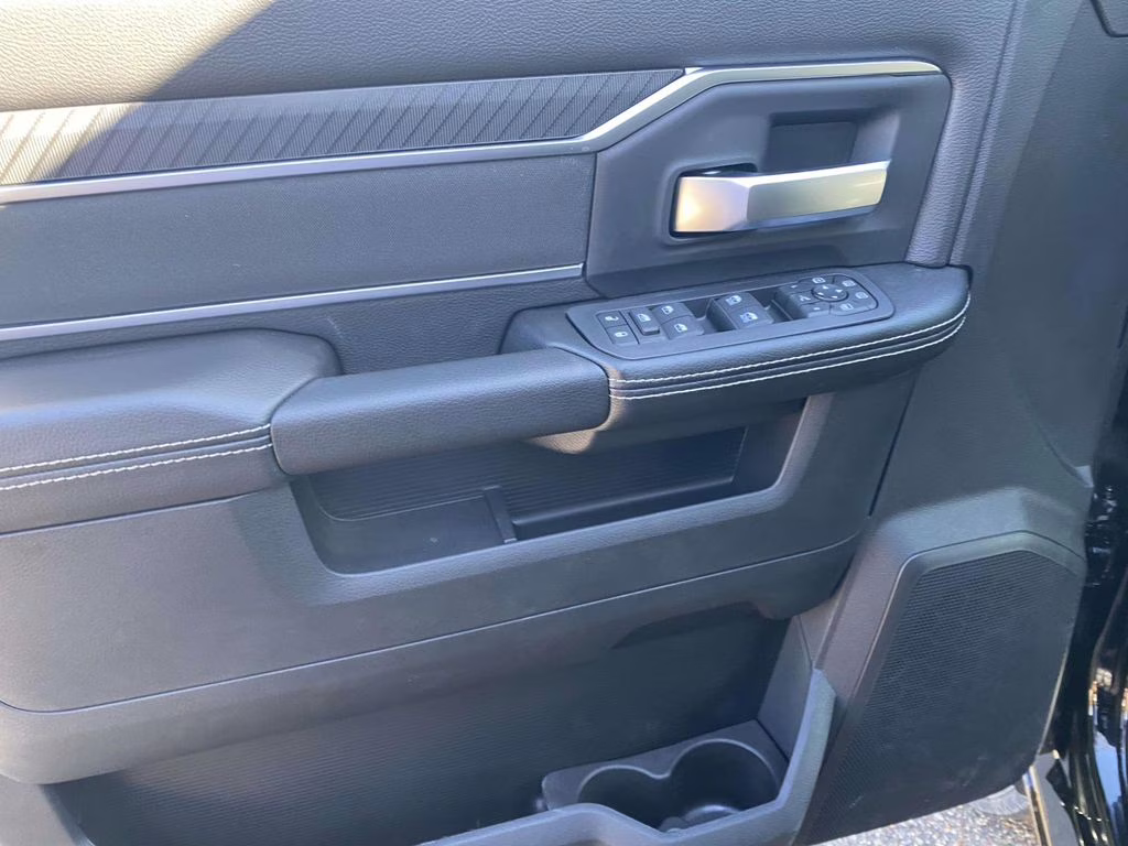 2026 Diamond Black Crystal Pearlcoat Ram 3500 Big Horn 4X4 Truck