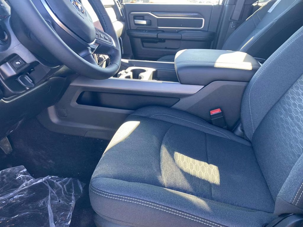 2026 Diamond Black Crystal Pearlcoat Ram 3500 Big Horn 4X4 Truck