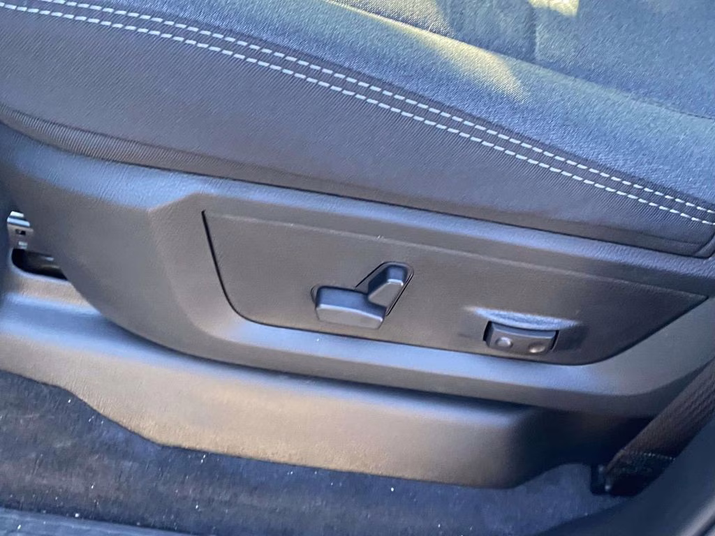 2026 Diamond Black Crystal Pearlcoat Ram 3500 Big Horn 4X4 Truck