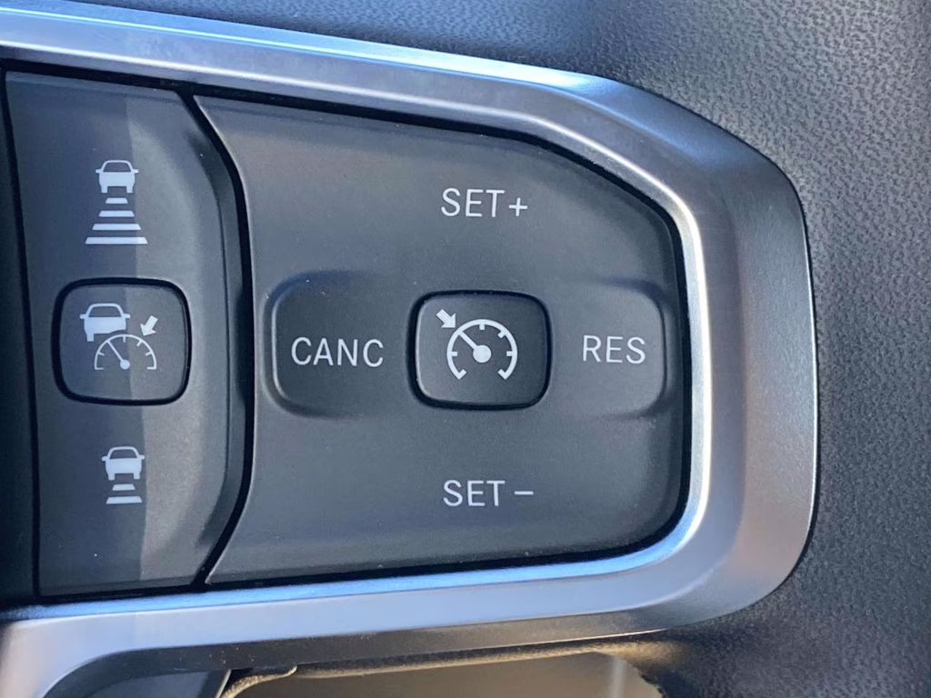 2026 Diamond Black Crystal Pearlcoat Ram 3500 Big Horn 4X4 Truck