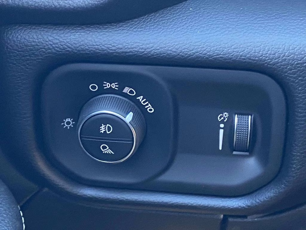 2026 Diamond Black Crystal Pearlcoat Ram 3500 Big Horn 4X4 Truck