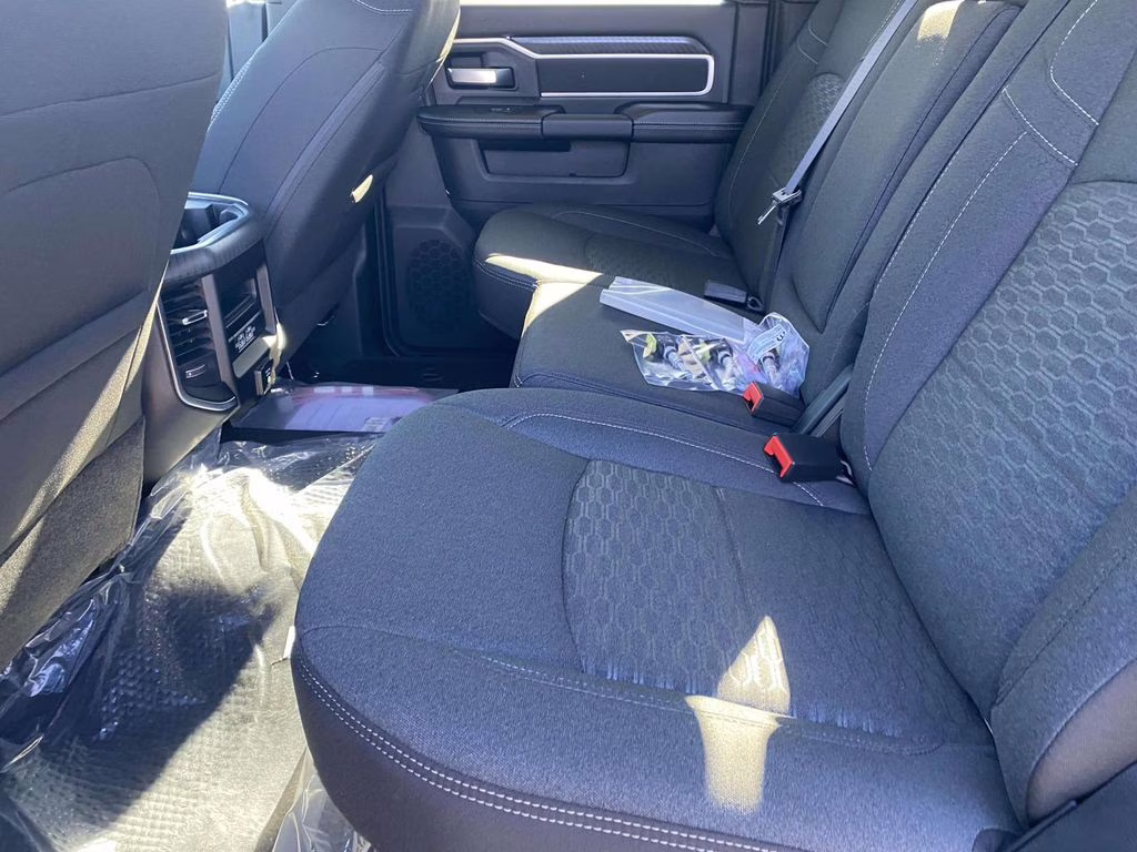 2026 Diamond Black Crystal Pearlcoat Ram 3500 Big Horn 4X4 Truck