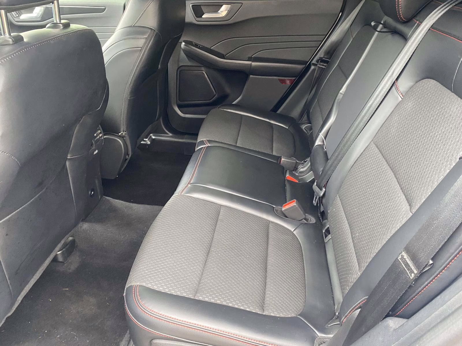 2023 Silver Metallic Ford Escape ST-Line FWD SUV