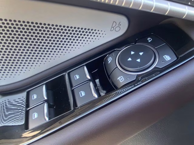 2026 Star White Metallic Tri-Coat Ford Explorer Platinum RWD SUV