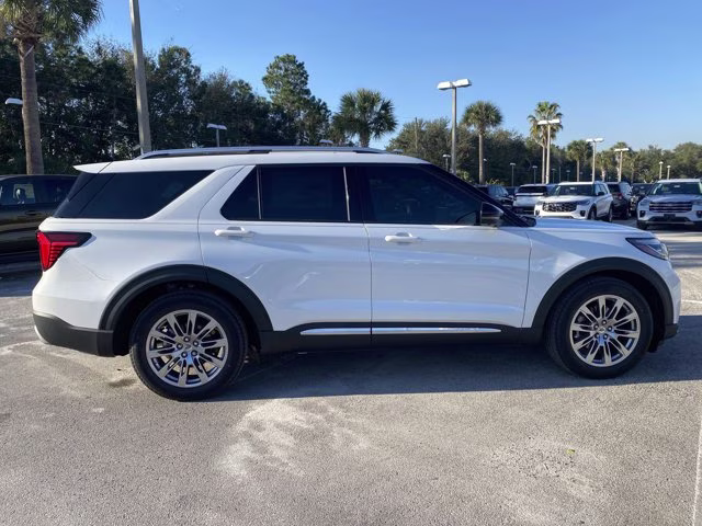 2026 Star White Metallic Tri-Coat Ford Explorer Platinum RWD SUV