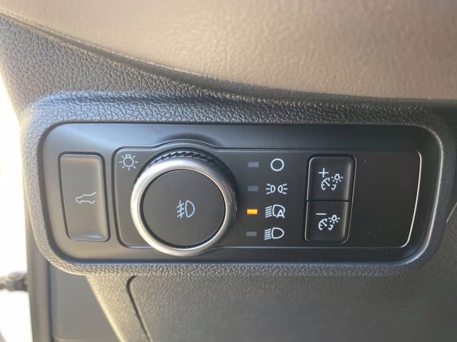 2026 Star White Metallic Tri-Coat Ford Explorer Platinum RWD SUV