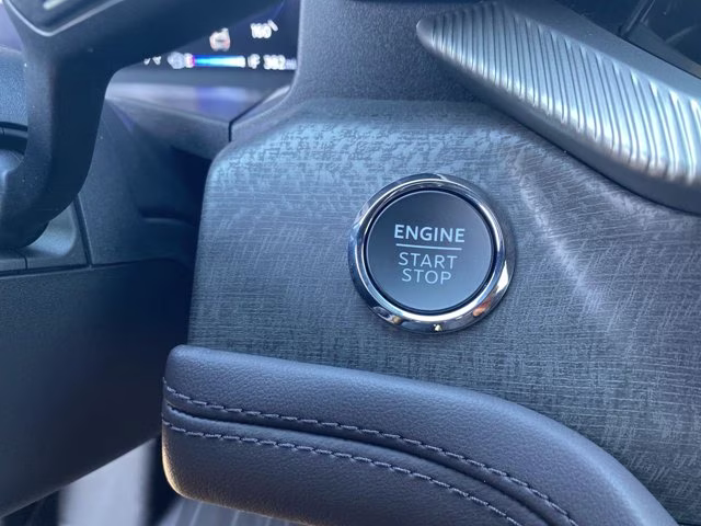 2026 Star White Metallic Tri-Coat Ford Explorer Platinum RWD SUV