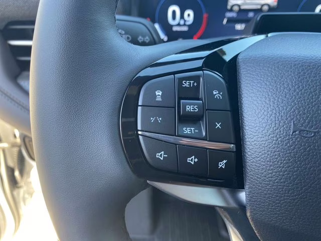 2026 Star White Metallic Tri-Coat Ford Explorer Platinum RWD SUV