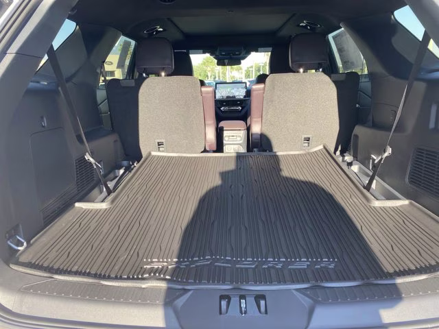 2026 Star White Metallic Tri-Coat Ford Explorer Platinum RWD SUV