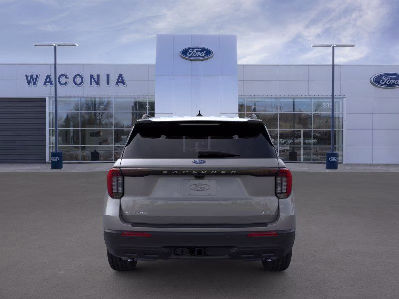 2026 Carbonized Gray Metallic Ford Explorer Active 4X4 SUV