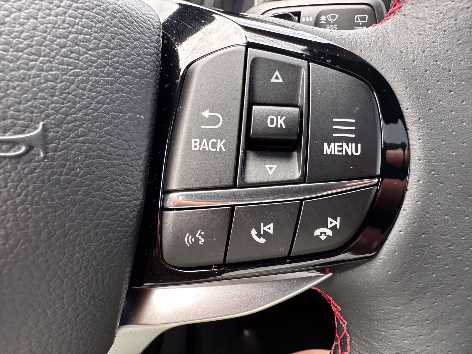 2026 Ford Explorer ST - Photo 21