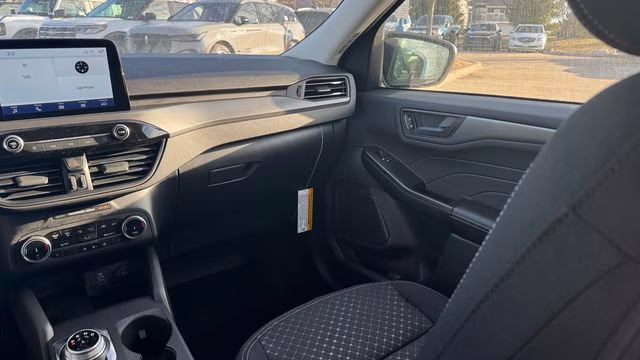 2026 Oxford White Ford Escape Active AWD SUV