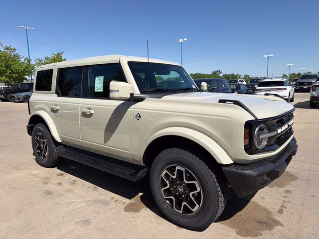 2025 Desert Sand Ford Bronco Outer Banks 4X4 SUV