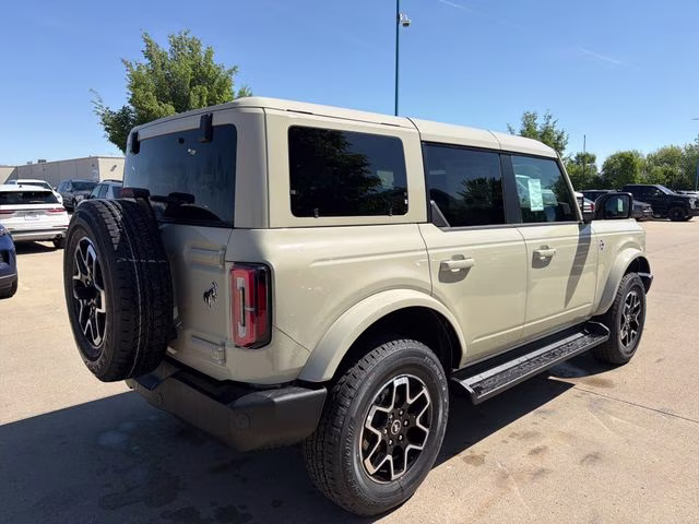 2025 Desert Sand Ford Bronco Outer Banks 4X4 SUV
