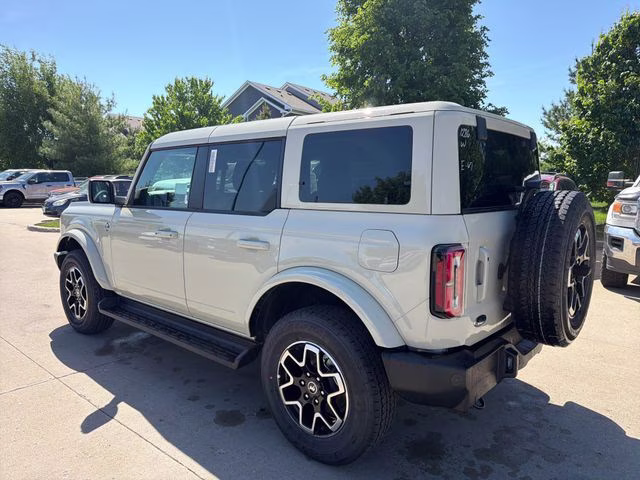 2025 Desert Sand Ford Bronco Outer Banks 4X4 SUV