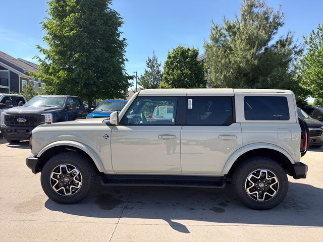2025 Desert Sand Ford Bronco Outer Banks 4X4 SUV