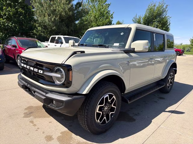 2025 Desert Sand Ford Bronco Outer Banks 4X4 SUV