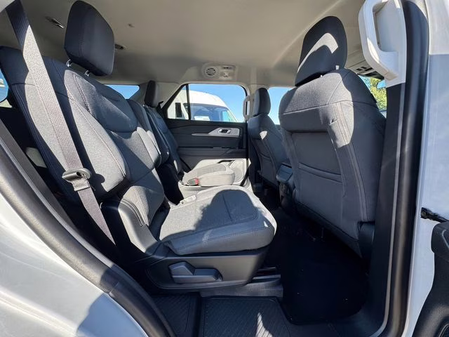 2026 Space White Metallic Ford Explorer Active 4X4 SUV