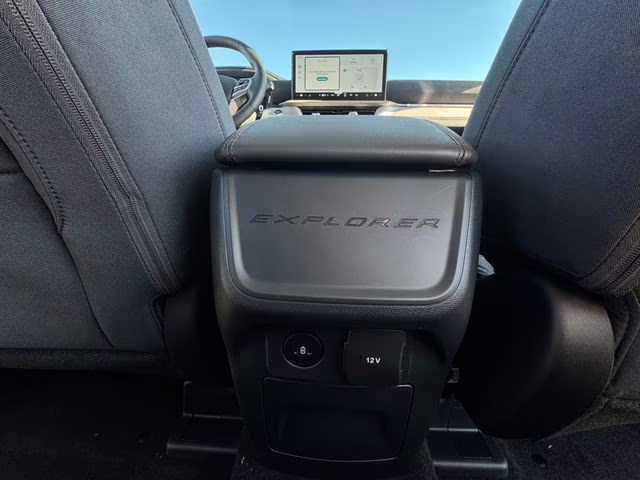 2026 Space White Metallic Ford Explorer Active 4X4 SUV