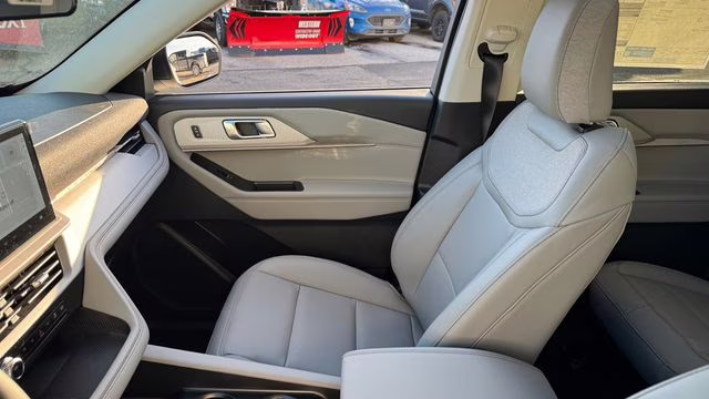 2026 Star White Metallic Tri-Coat Ford Explorer Active 4X4 SUV