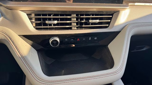 2026 Star White Metallic Tri-Coat Ford Explorer Active 4X4 SUV