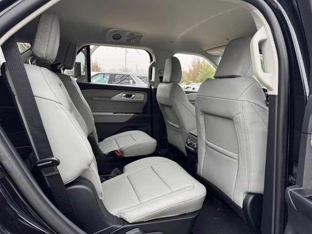 2026 Agate Black Metallic Ford Explorer Active 4X4 SUV