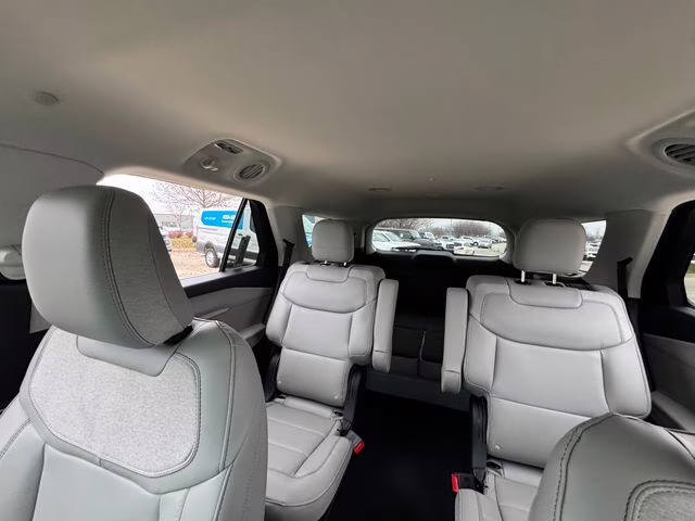 2026 Agate Black Metallic Ford Explorer Active 4X4 SUV