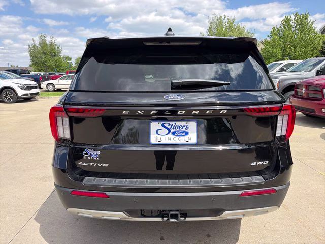 2026 Agate Black Metallic Ford Explorer Active 4X4 SUV