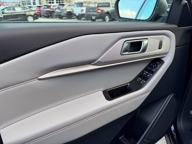 2026 Agate Black Metallic Ford Explorer Active 4X4 SUV