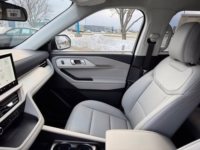 2026 Agate Black Metallic Ford Explorer Active 4X4 SUV