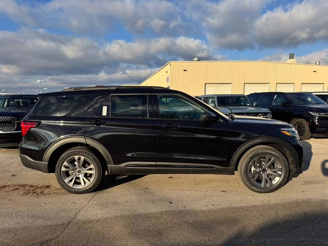 2026 Agate Black Metallic Ford Explorer Active 4X4 SUV