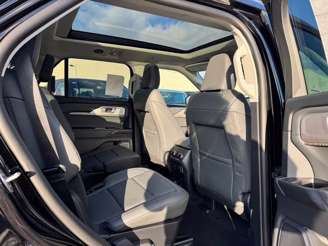 2026 Agate Black Metallic Ford Explorer Active 4X4 SUV