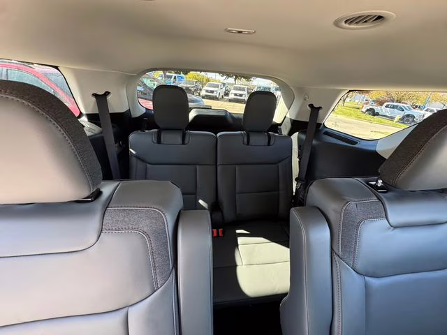 2026 Star White Metallic Tri-Coat Ford Explorer Active 4X4 SUV