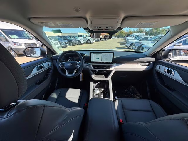 2026 Star White Metallic Tri-Coat Ford Explorer Active 4X4 SUV