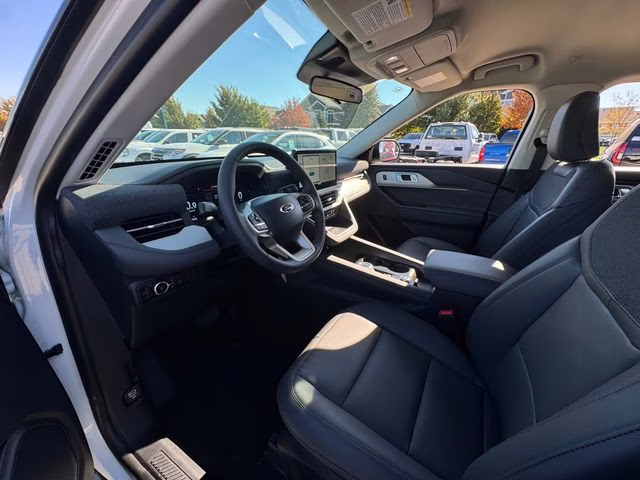 2026 Star White Metallic Tri-Coat Ford Explorer Active 4X4 SUV