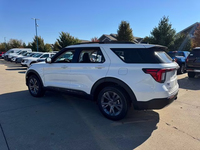 2026 Star White Metallic Tri-Coat Ford Explorer Active 4X4 SUV
