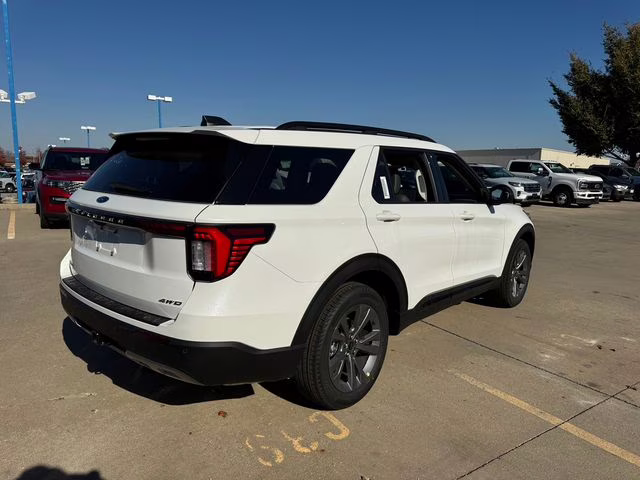 2026 Star White Metallic Tri-Coat Ford Explorer Active 4X4 SUV