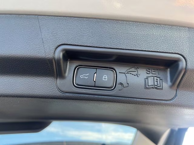 2026 Space White Metallic Ford Explorer Active 4X4 SUV