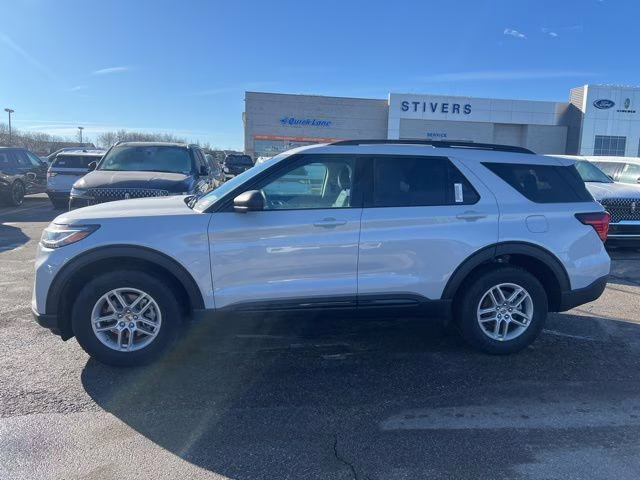 2026 Space White Metallic Ford Explorer Active 4X4 SUV