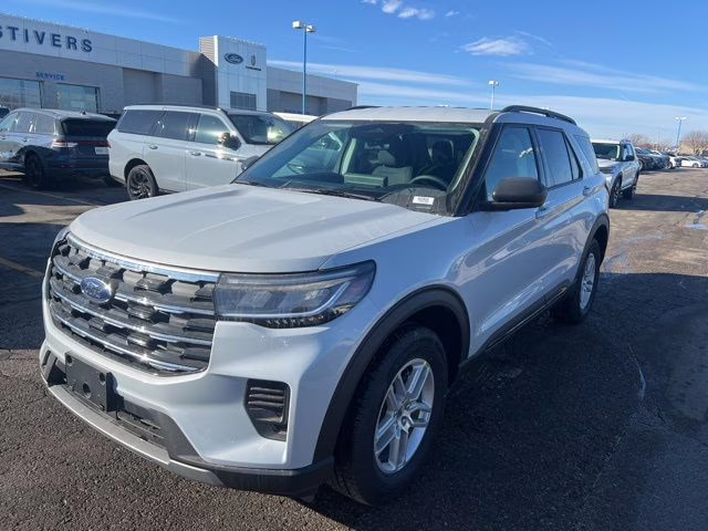 2026 Space White Metallic Ford Explorer Active 4X4 SUV
